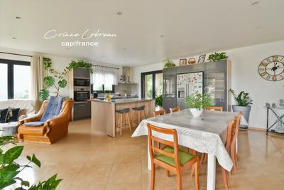 Maison - 101 m² - 5 pièces