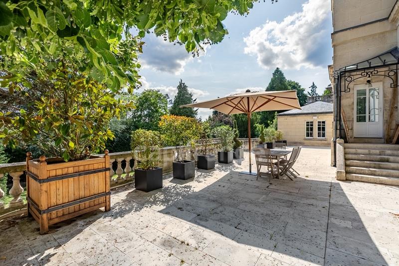 Maison bourgeoise - 396 m² - 12 pièces