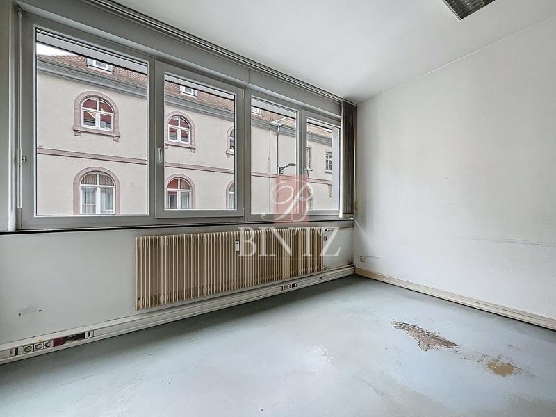 Bureau - 110 m² - 5 pièces