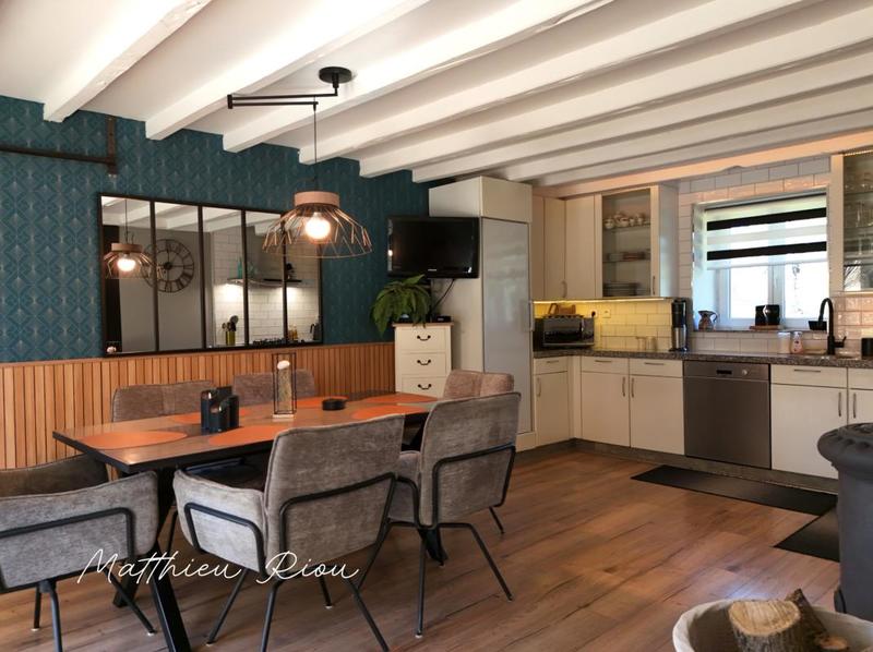 Maison - 201 m² - 8 pièces