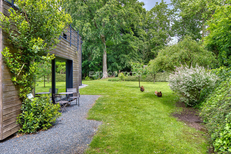 Maison - 630 m² - 8 pièces