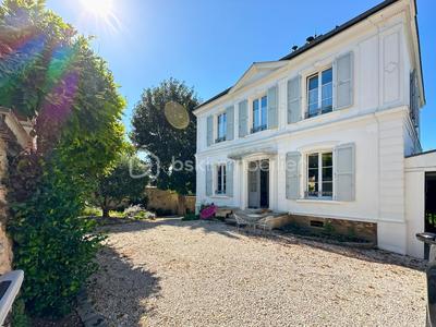 Maison bourgeoise - 233 m² - 8 pièces