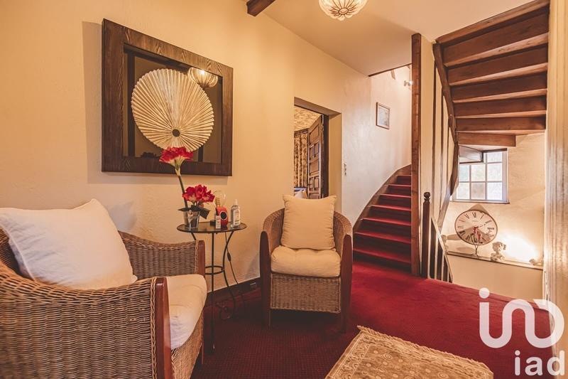 Maison - 274 m² - 9 pièces