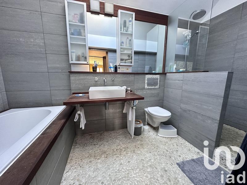 Maison - 277 m² - 8 pièces