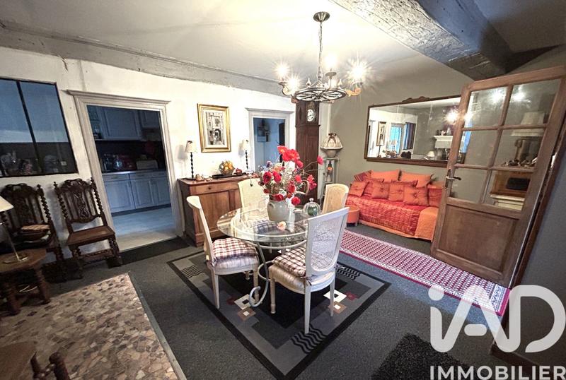 Maison - 255 m² - 16 pièces