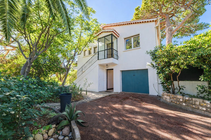 Maison - 220 m² - 7 pièces