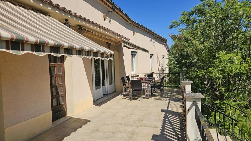 Propriété - 170 m² - 8 pièces