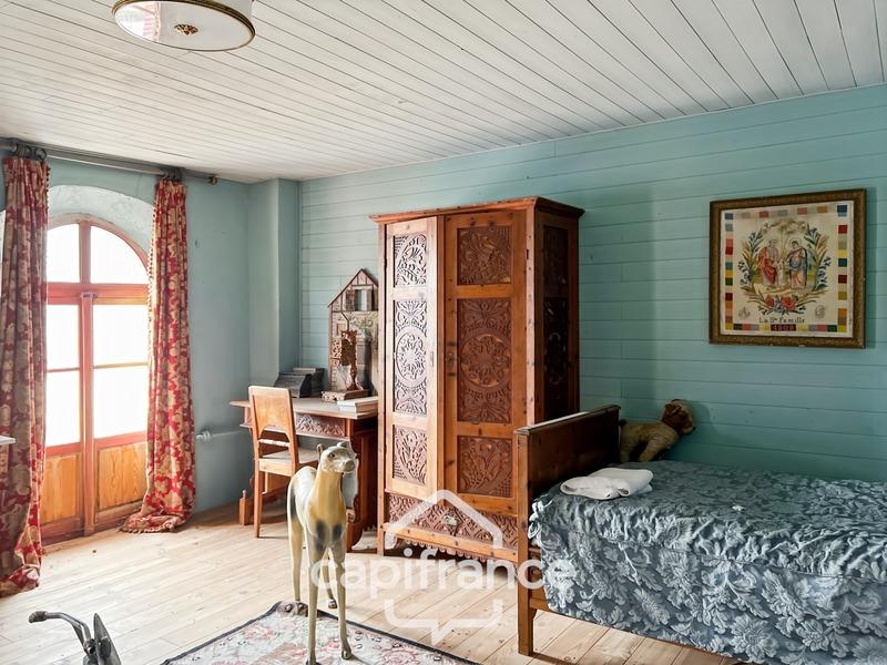 Maison - 450 m² - 11 pièces