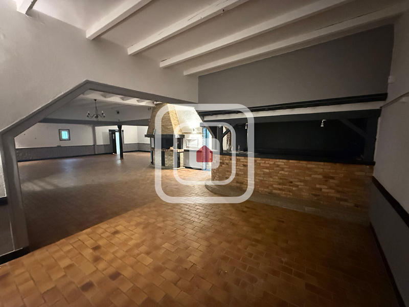 Maison - 642 m² - 14 pièces