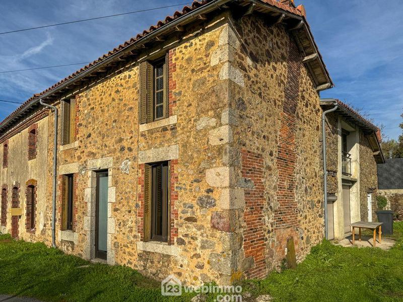 Maison de village - 185 m² - 8 pièces