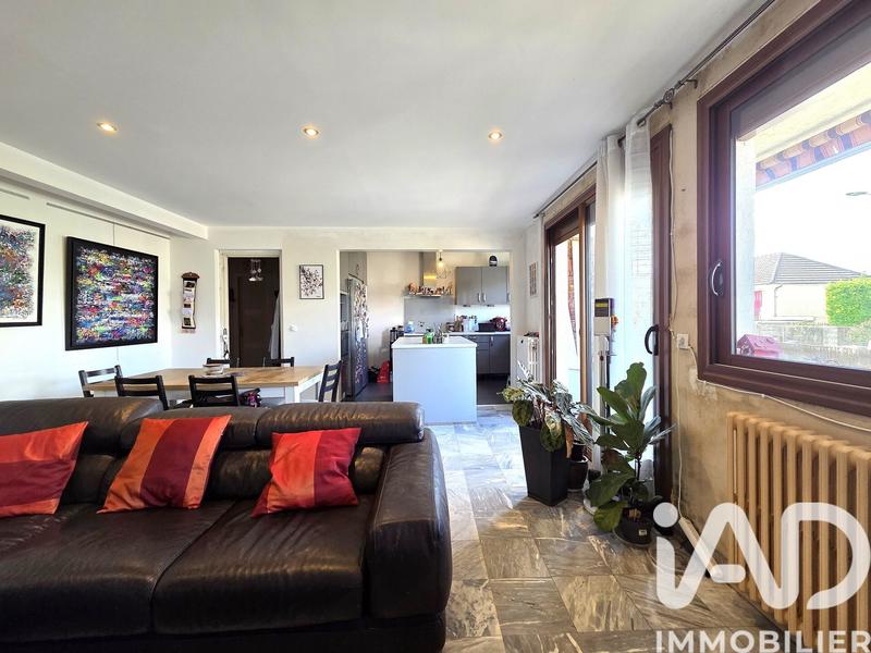 Maison - 200 m² - 8 pièces