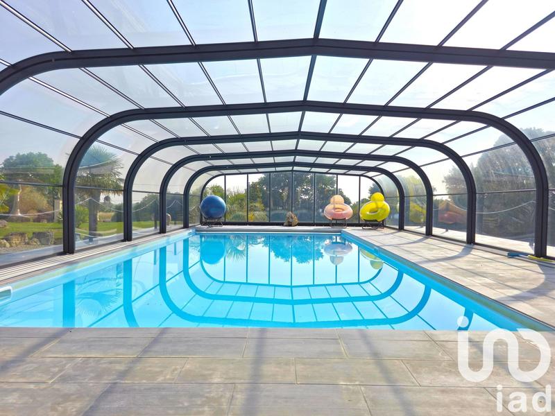 Maison - 940 m² - 23 pièces