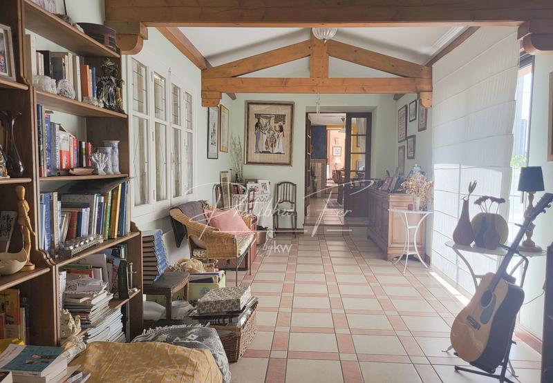 Maison - 251 m² - 8 pièces