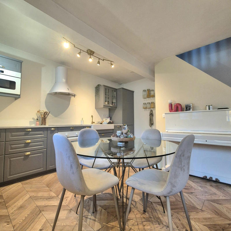 Appartement - 75 m² - 3 pièces