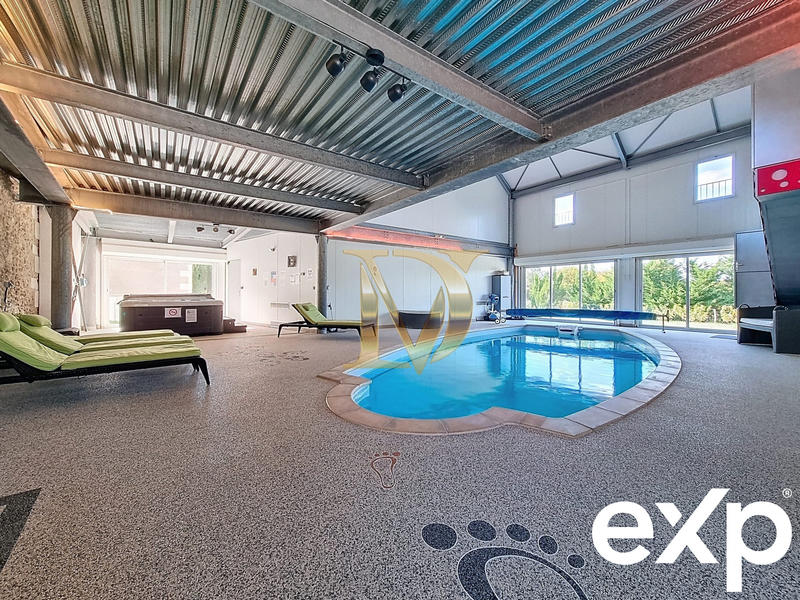 Maison ancienne - 402 m² - 11 pièces