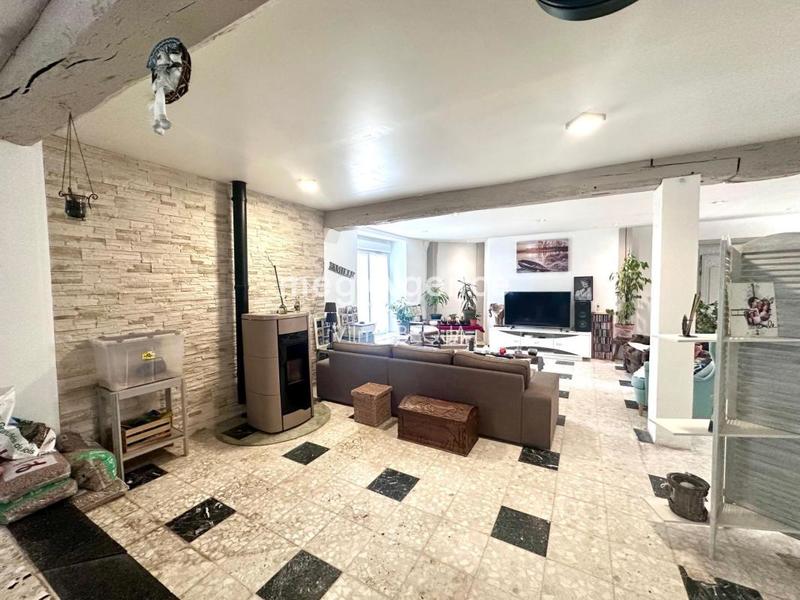 Maison - 304 m² - 7 pièces