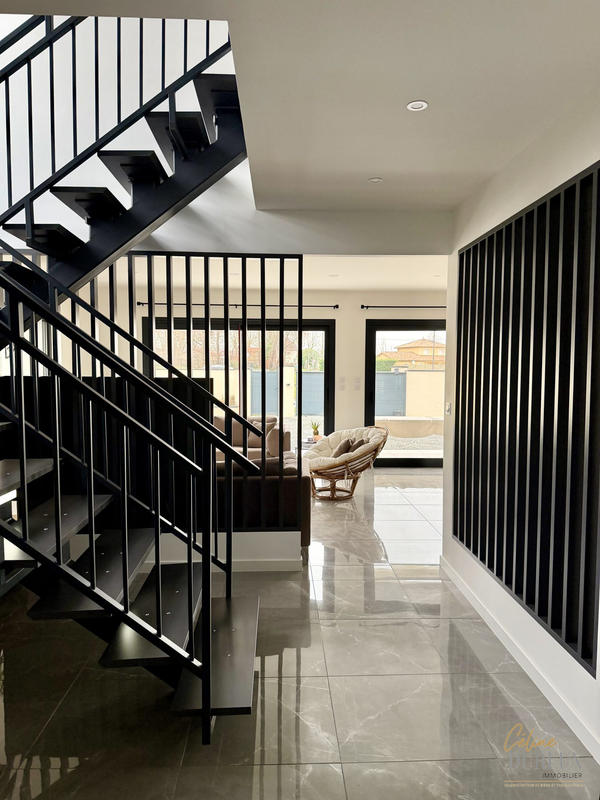 Maison - 140 m² - 5 pièces