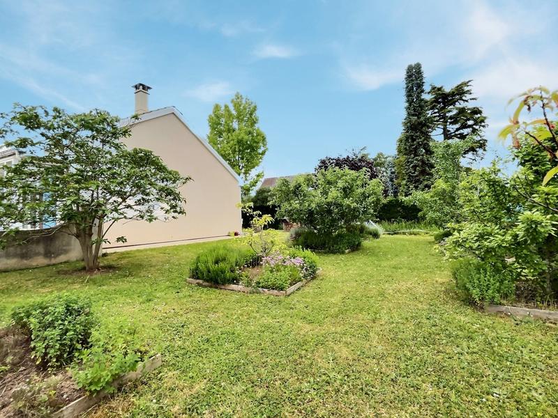 Maison - 115 m² - 6 pièces