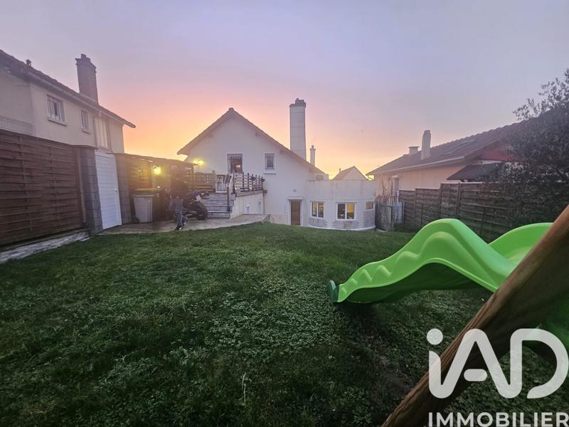 Maison - 95 m² - 5 pièces