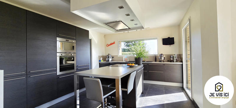 Maison - 199 m² - 8 pièces