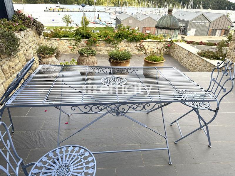 Maison - 200 m² - 7 pièces