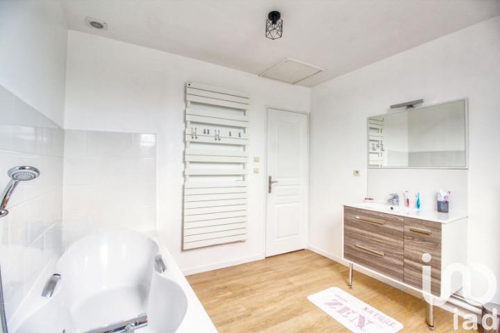 Maison - 208 m² - 7 pièces