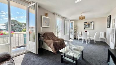 Appartement - 84 m² - 5 pièces