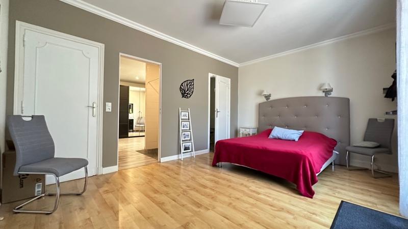 Maison - 324 m² - 9 pièces