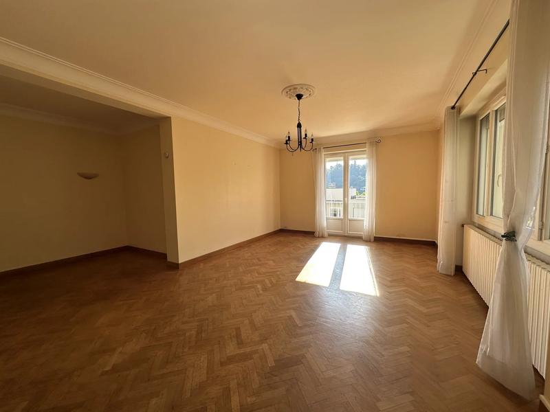 Maison - 181 m² - 9 pièces