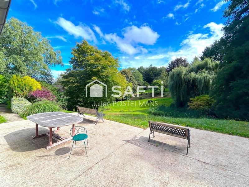 Propriété - 203 m² - 9 pièces