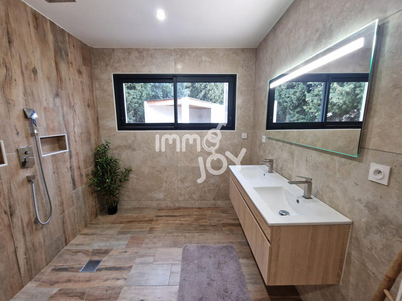 Maison - 156 m² - 5 pièces