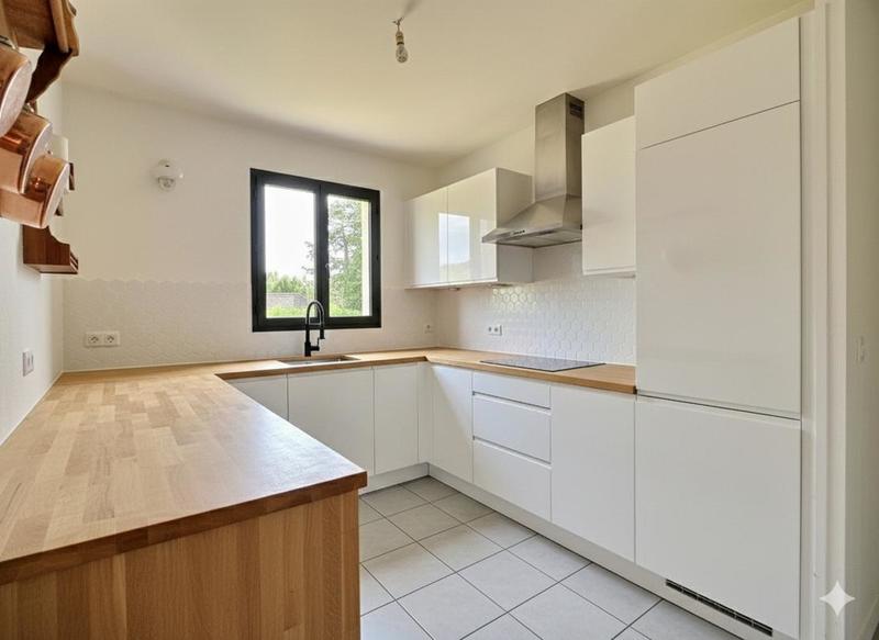 Maison - 90 m² - 6 pièces