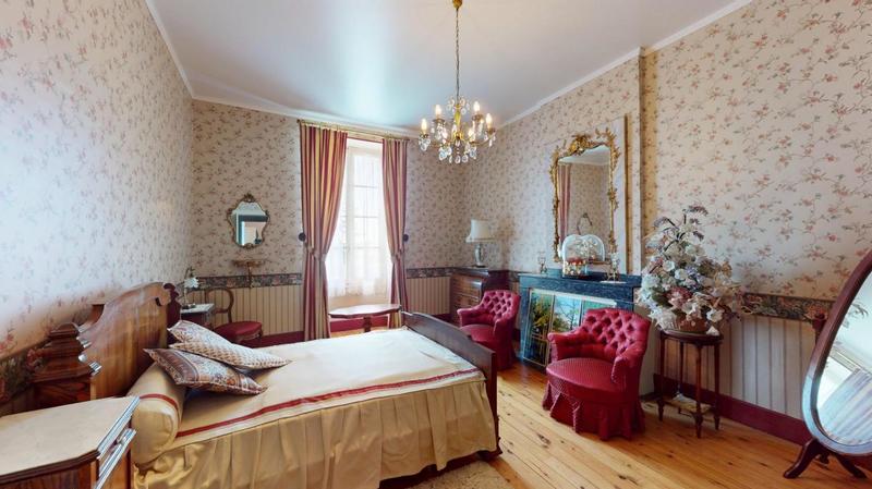 Maison de maîtres - 752 m² - 18 pièces