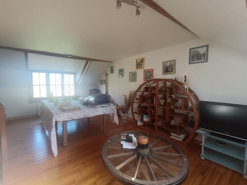 Maison - 225 m² - 7 pièces