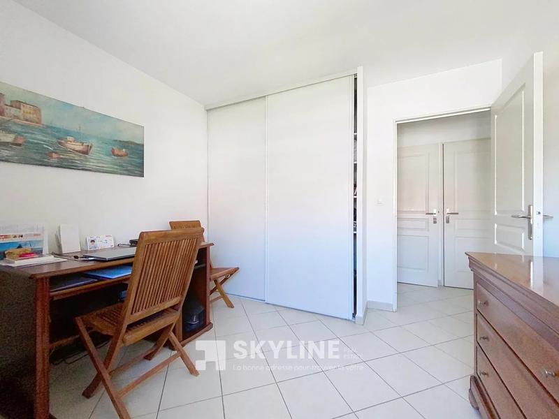 Appartement - 80 m² - 4 pièces