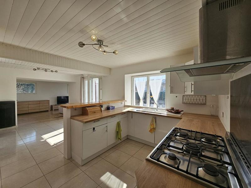 Maison - 99 m² - 4 pièces