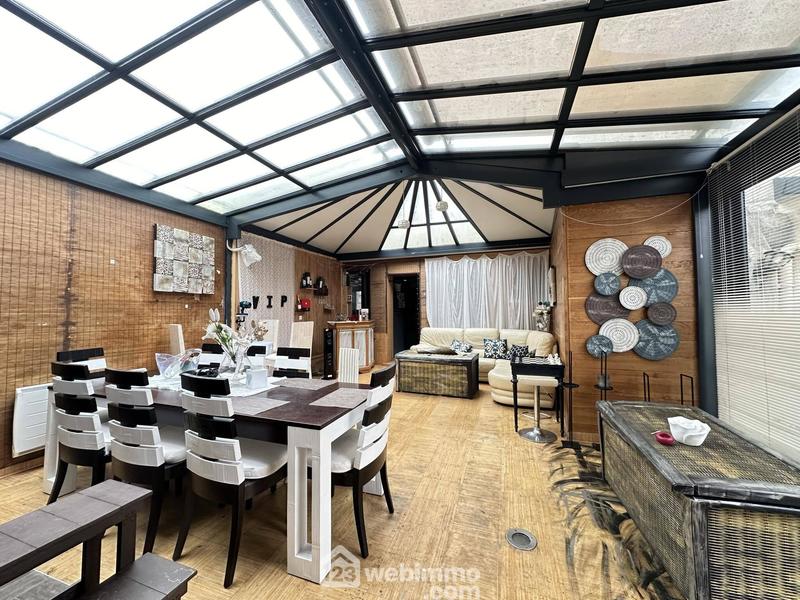 Maison - 196 m² - 8 pièces