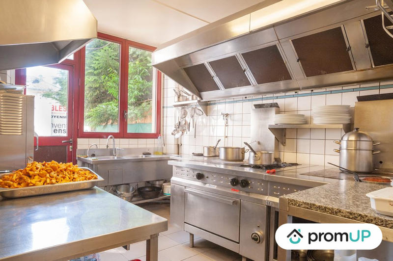 Local commercial - 250 m² - 3 pièces