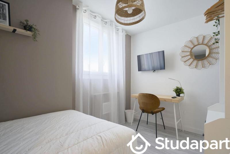 Chambre - 10 m² - 1 pièce