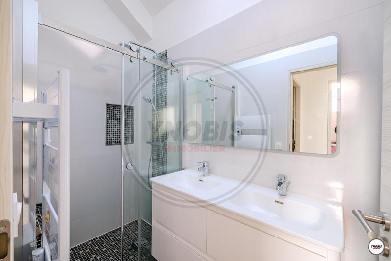 Maison - 164 m² - 8 pièces