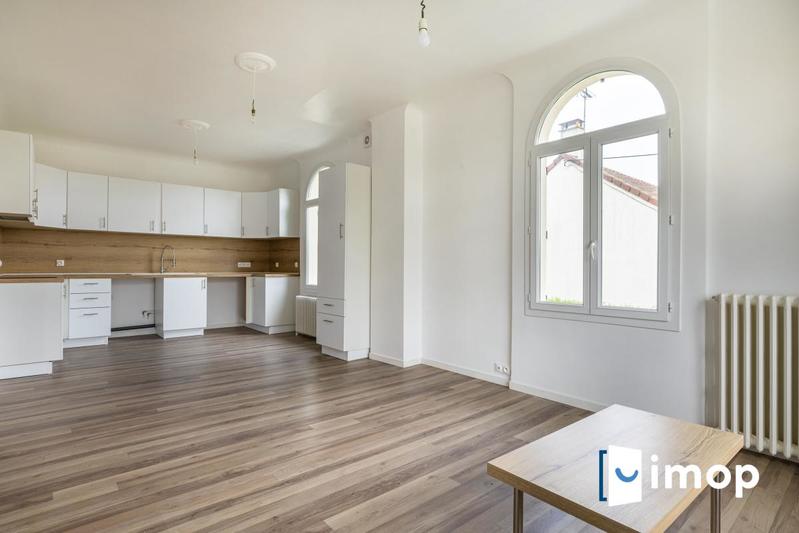 Maison - 210 m² - 5 pièces