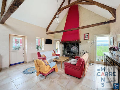 Maison - 240 m² - 8 pièces