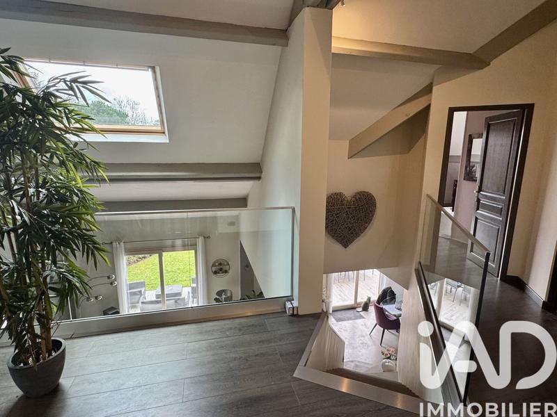 Maison - 177 m² - 7 pièces