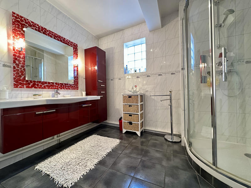 Appartement - 101 m² - 5 pièces