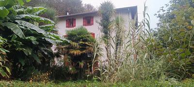 Maison - 270 m² - 10 pièces