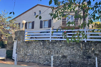 Maison - 210 m² - 7 pièces