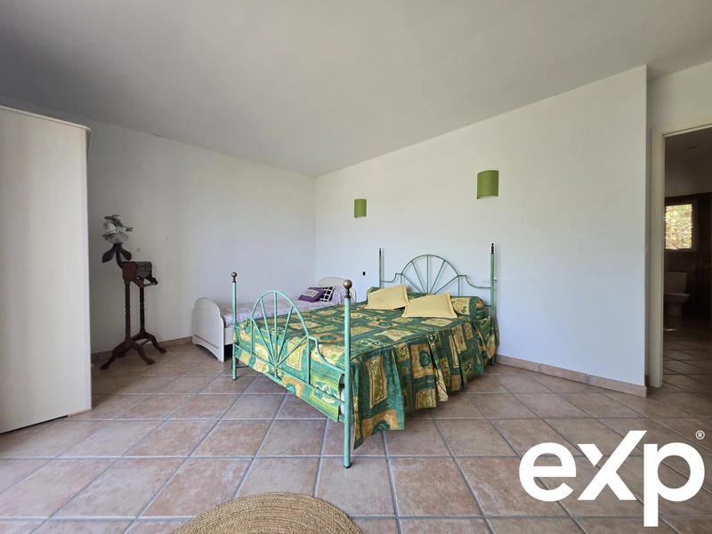 Villa - 240 m² - 6 pièces