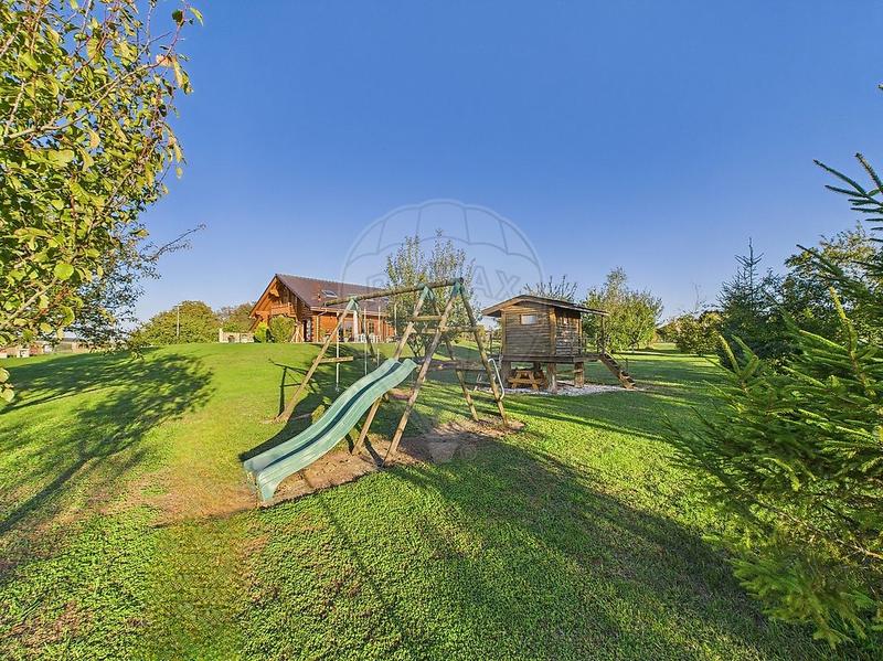 Châlet - 175 m² - 9 pièces