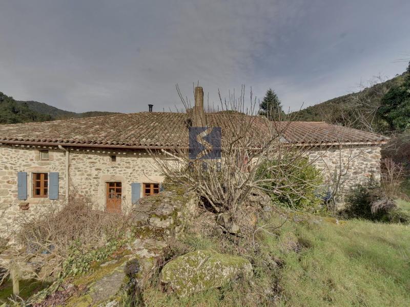 Propriété - 165 m² - 6 pièces