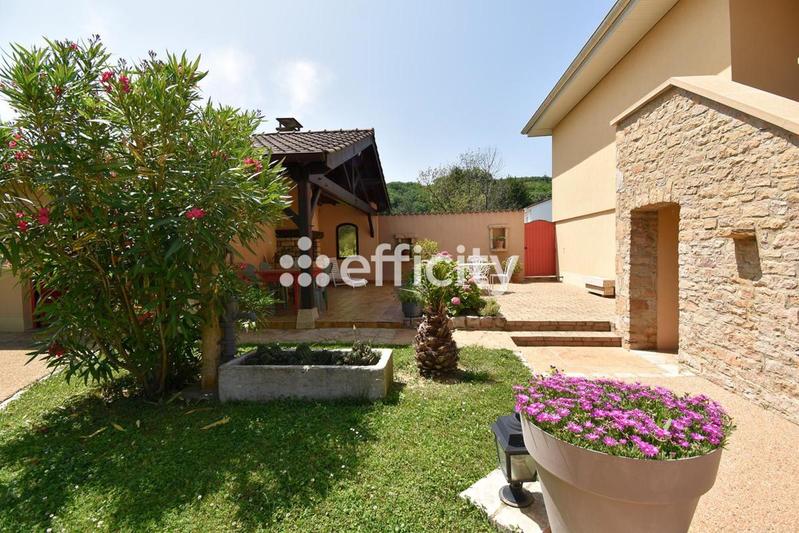 Villa - 171 m² - 8 pièces